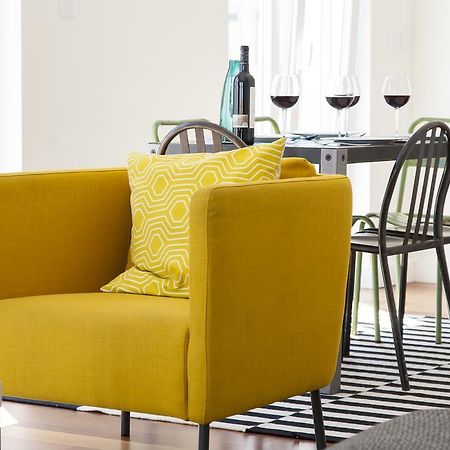 Joivy Joyful 2Br Apt With Terrace Nearby Sao Bento Palace Lisboa Kültér fotó