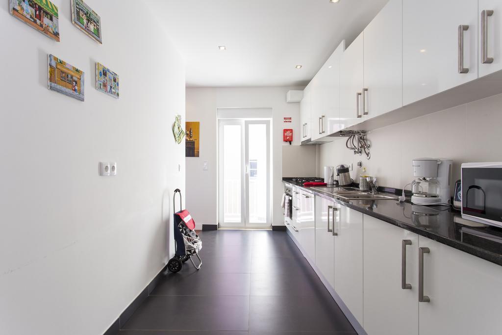 Joivy Joyful 2Br Apt With Terrace Nearby Sao Bento Palace Lisboa Kültér fotó