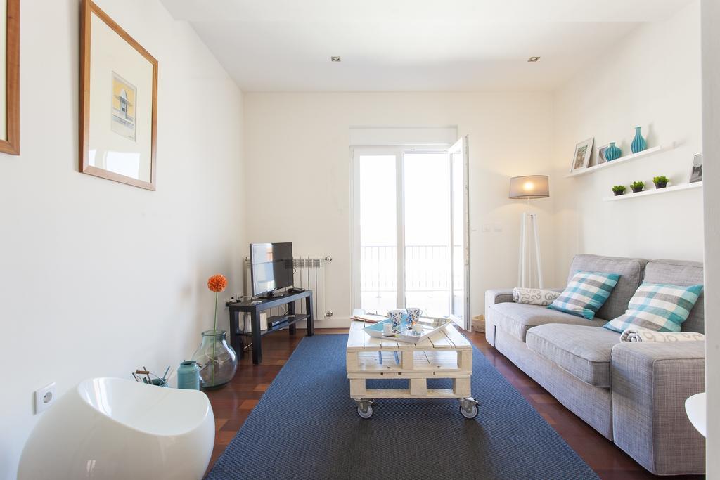 Joivy Joyful 2Br Apt With Terrace Nearby Sao Bento Palace Lisboa Szoba fotó
