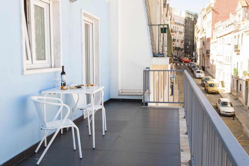 Joivy Joyful 2Br Apt With Terrace Nearby Sao Bento Palace Lisboa Szoba fotó