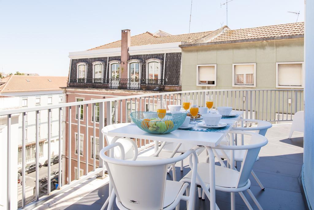 Joivy Joyful 2Br Apt With Terrace Nearby Sao Bento Palace Lisboa Kültér fotó