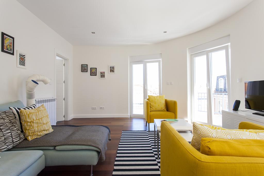 Joivy Joyful 2Br Apt With Terrace Nearby Sao Bento Palace Lisboa Kültér fotó